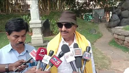 ಚನ್ನಪಟ್ಟಣ ಉಪಚುನಾವಣೆಗೆ ಹೊಸ ಅಧಿಸೂಚನೆಗೆ ‘ವಾಟಾಳ್’ ಒತ್ತಾಯ; ವೋಟ್ ಗೆ ನೋಟ್ ಆರೋಪ!