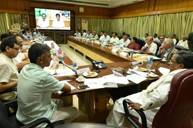 ಮುಂಗಾರು, ಹಿಂಗಾರು ಮಳೆಗೆ ಭಾರೀ ಅನಾಹುತ! ಮನೆ ಕಳೆದುಕೊಂಡವರಿಗೆ 50 ಸಾವಿರ, 1ಲಕ್ಷ ಪರಿಹಾರ ಘೋಷಿಸಿದ ಸಿದ್ದರಾಮಯ್ಯ!<br />
<b>Deprecated</b>: strip_tags(): Passing null to parameter #1 ($string) of type string is deprecated in <b>/home/u749535979/domains/suvarnasamachara.com/public_html/wp-content/themes/Newspaper/loop-single.php</b> on line <b>64</b><br />
ಮುಂಗಾರು, ಹಿಂಗಾರು ಮಳೆಗೆ ಭಾರೀ ಅನಾಹುತ! ಮನೆ ಕಳೆದುಕೊಂಡವರಿಗೆ 50 ಸಾವಿರ, 1ಲಕ್ಷ ಪರಿಹಾರ ಘೋಷಿಸಿದ ಸಿದ್ದರಾಮಯ್ಯ!