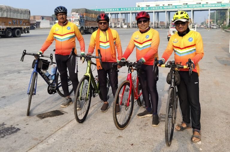 BIMS 3 DOCTORS TOOK PIOUS CYCLE JOURNEY TO KASHI & SHIKHARJI