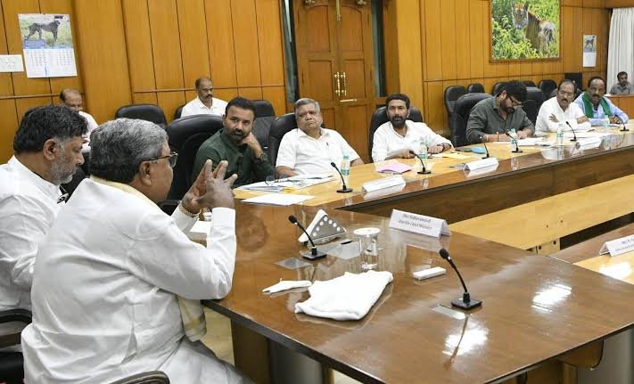 ಒಳಮೀಸಲಾತಿಗೆ ಸಿದ್ದು ಸರ್ಕಾರ ಅಸ್ತು! ಸಿಎಂ ನೇತೃತ್ವದಲ್ಲಿ ಸಭೆ;. 3 ತಿಂಗಳಲ್ಲಿ ವರದಿ ಸಲ್ಲಿಸಲು ಆಯೋಗಕ್ಕೆ ಸೂಚನೆ!
