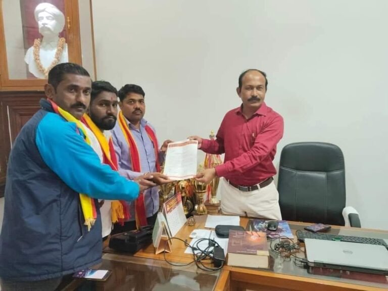 ಸಂಸ್ಕೃತಿಕ ಕಾರ್ಯಕ್ರಮಗಳಲ್ಲಿ ಕನ್ನಡ ಕಡೆಗಣನೆ! KLE ಶಿಕ್ಷಣ ಸಂಸ್ಥೆ ನಡೆಗೆ ಕಿತ್ತೂರು ಕರ್ನಾಟಕ ಸೇನೆ ಖಂಡನೆ<br />
<b>Deprecated</b>: strip_tags(): Passing null to parameter #1 ($string) of type string is deprecated in <b>/home/u749535979/domains/suvarnasamachara.com/public_html/wp-content/themes/Newspaper/loop-single.php</b> on line <b>64</b><br />
ಸಂಸ್ಕೃತಿಕ ಕಾರ್ಯಕ್ರಮಗಳಲ್ಲಿ ಕನ್ನಡ ಕಡೆಗಣನೆ! KLE ಶಿಕ್ಷಣ ಸಂಸ್ಥೆ ನಡೆಗೆ ಕಿತ್ತೂರು ಕರ್ನಾಟಕ ಸೇನೆ ಖಂಡನೆ