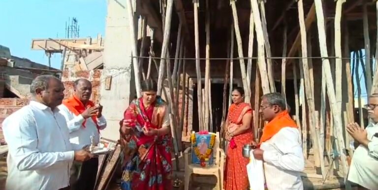 ಬಸವ ಮಂಟಪ ನಿರ್ಮಾಣ; ಮೊದಲ ಮಹಡಿಯ ಸ್ಲ್ಯಾಬ್ ಅಳವಡಿಕೆ ಕಾರ್ಯ ಯಶಸ್ವಿ!